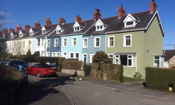 Bangor House | Lovely Victorian House close to the sea in North Wales