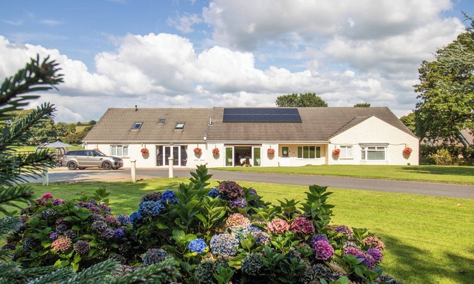 Cosheston House | Lovesgrove Country Guest House