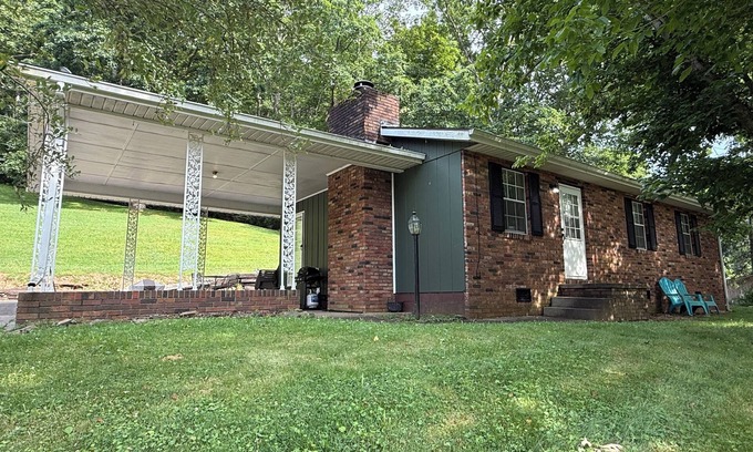 Shoals House | Low Key Living Hideaway