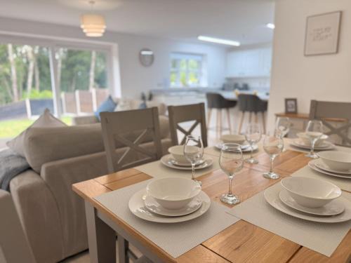 Cheslyn Hay House | Low Street Escape by GB Short Stays