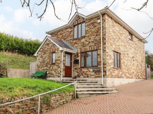 Polruan House | Lowarth Chi