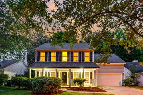 North Charleston House | Lowcountry haven - game rm + king bds, mins 2 dwtn