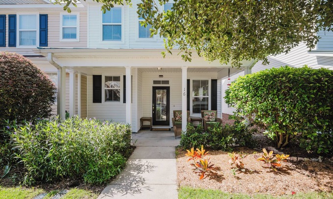 Bluffton House | Lowcountry Luxe: 3-bedroom gem near historic Old Town Bluffton!