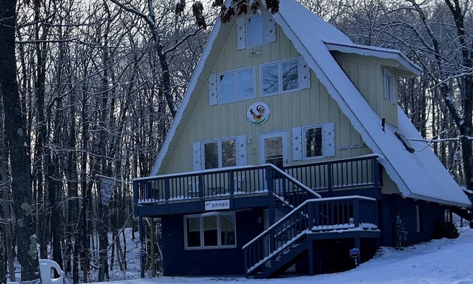Wakefield Ski Chalet | Lower level, cozy, dog friendly chalet in a wooded location-3 blocks from skiing