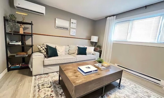 Port Williams House | Lower Unit 1067 Rawding