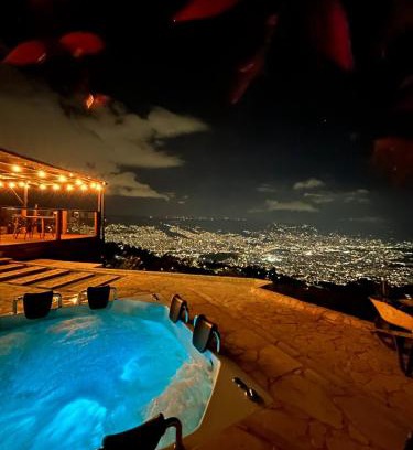 Medellin Villa | LP Finca la Pergola, Naturaleza con Lujo y una increíble vista a todo Medellín