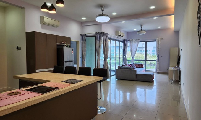 Downtown Kota Kinabalu Apartment | LSS HomeStay Imago the loft residence