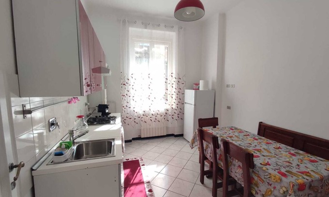 Sestri Ponente Apartment | Lucia Appartamento uso Esclusivo - Aeroporto Genova Sestri Ponente