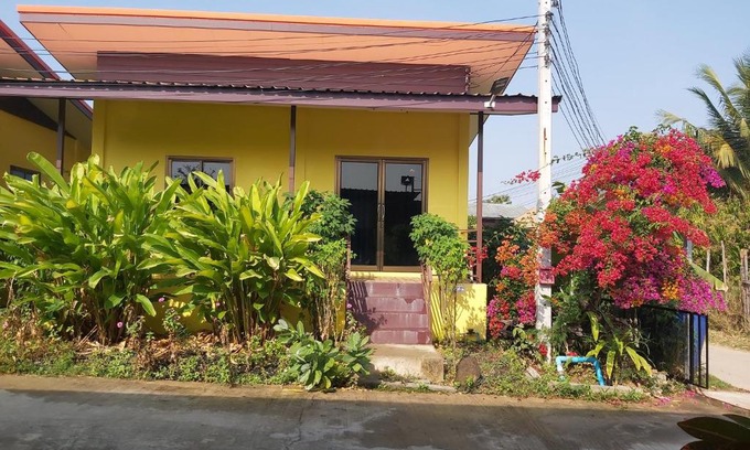 Prakhon Chai House | Lucky Home Prakhon Chai