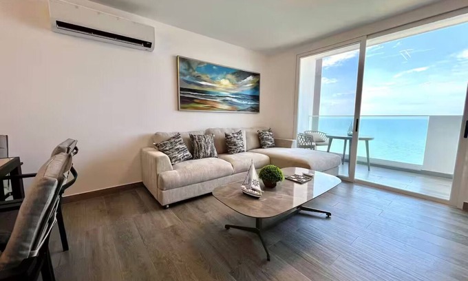 Playas Condo | Lujoso Departamento con vista al mar