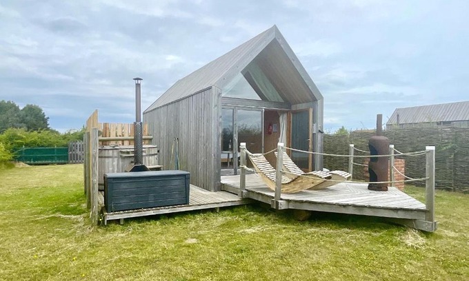 Brightlingsea House | Lushna 11 Lux Suite at Lee Wick Farm Cottages & Glamping