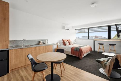 Geelong Hotel | Lux on Yarra by Regional Escapes