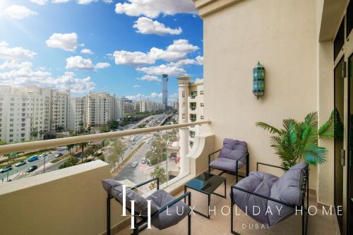 Palm Jumeirah Apartment | LUX The Shoreline Palm Island Skyline Suite 2
