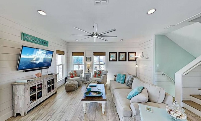 Sand Point House | Luxe Beach House I Ocean Views I Private Neighborhood Beach Access