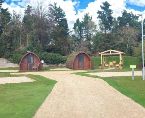 Spalding Apartment | Luxe Glamping In A Tiny Home, Adults Only, Dogs Allowed At Delph Bank Glamping Park