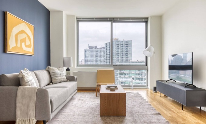 Hunters Point Apartment | Luxe LIC 1BR w/W/D, Elevator & Doorman, near East River, by Blueground