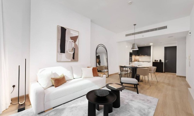 Jumeirah Lake Towers Apartment | Luxe Living in our Exquisite 1 Bedroom Apartment