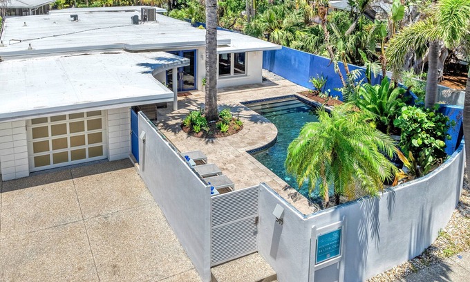 Ringling Estates House | Luxe Oasis | Private Pool, In St Armands Circle, Near Lido Key Beach!