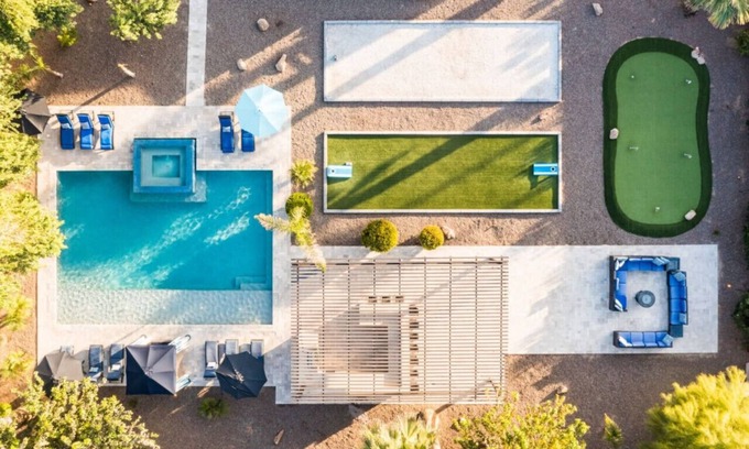 Alhambra House | Luxe Private Retreat - The Sun Valley Estate