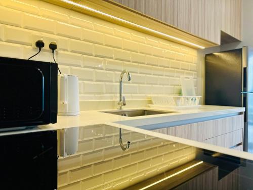 Kampung Sungai Nibong Apartment | Luxe Seaview Rooftop Pool Airport bayan lepas