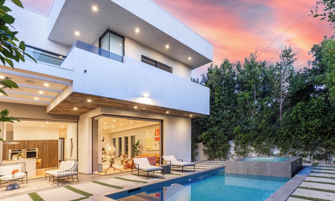 Melrose Villa | Luxe WeHo Villa, Walk to Melrose Ave, Pool + Hot Tub | North Vista by AvantStay