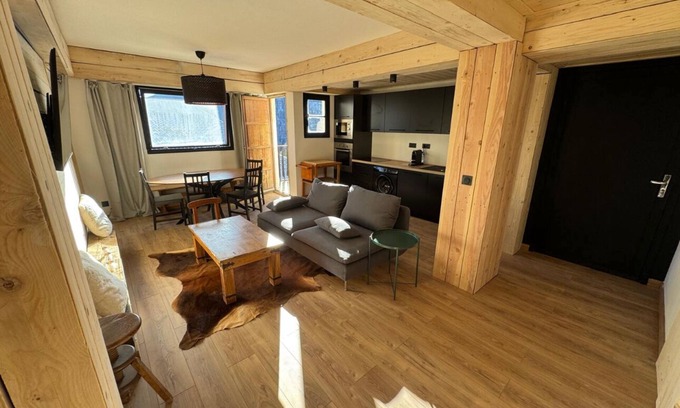 Saint-Etienne-de-Tinee Apartment | Luxurious 4-room chalet-style apartment. Cœur station d'Auron, 10 pers.