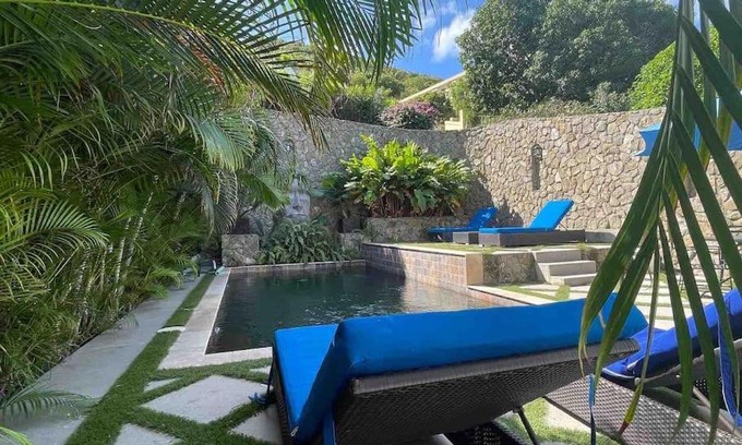 Simpson Bay Apartment | Luxurious 1 bedroom Apt with pool in Simpson Bay