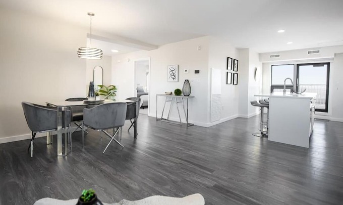 Downtown Winnipeg Apartment | Luxurious 2 bed 2 bath penthouse PH1 downtown