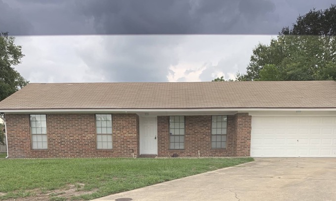 Westside House | Luxurious 3/2 Single family