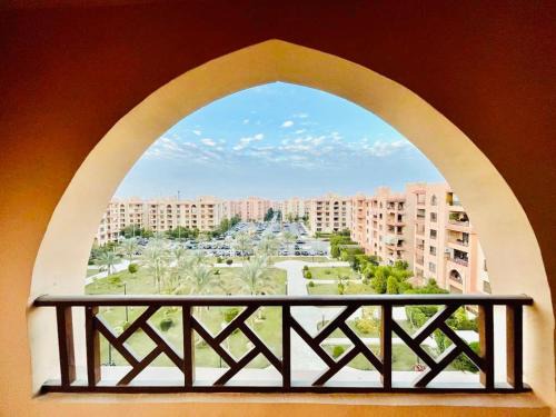 Al Rehab Apartment | Luxurious 3 BR Rustic Apartment Overlooking Huge Garden - For Families and Couples