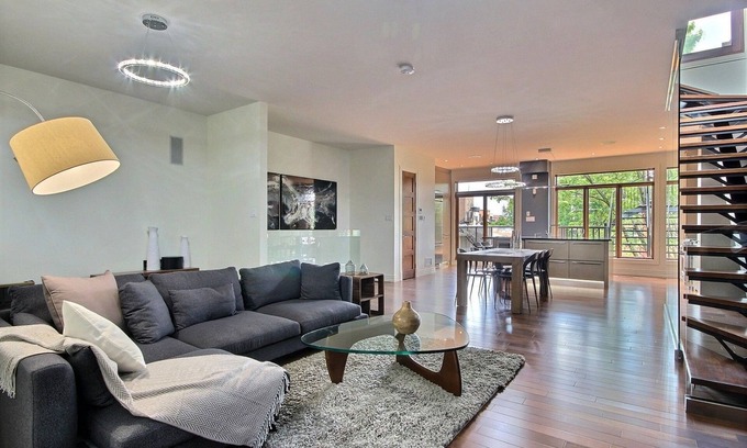 Ville-Marie Condo | Luxurious 3-Storey Penthouse in the Heart of Downtown Montreal