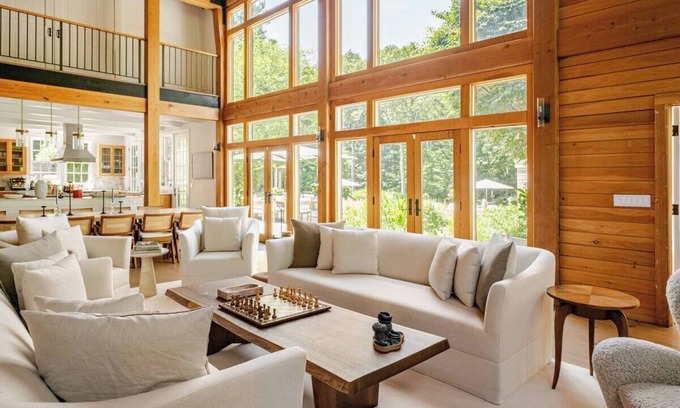 Northwest Harbor Apartment | Luxurious 8 Bedroom Retreat with Pool East Hampton