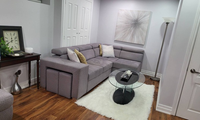 Brampton Apartment | Luxurious Apt 2BRs+1BA Spacious Modern, w. parking