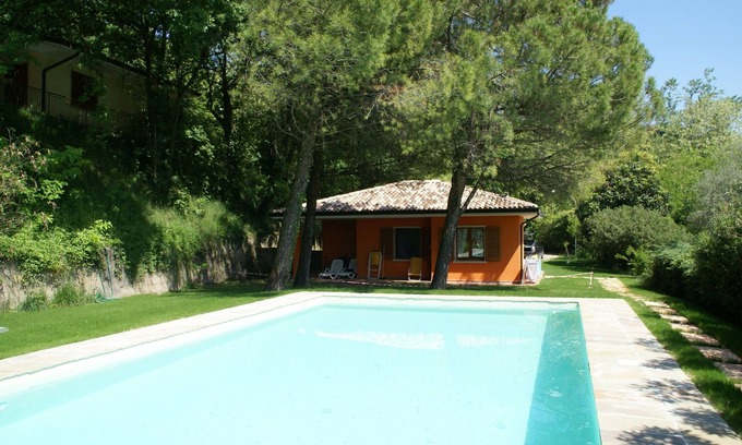 Garda House | Luxurious Bungalow in Garda with Swimming Pool
