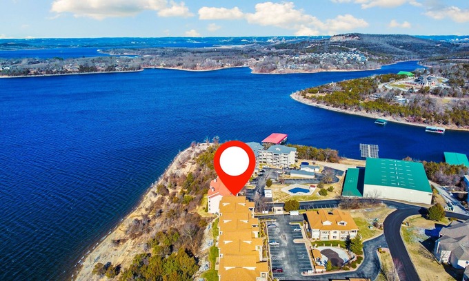 Hollister Condo | Luxurious Condo with unobstructed access to Table Rock Lake