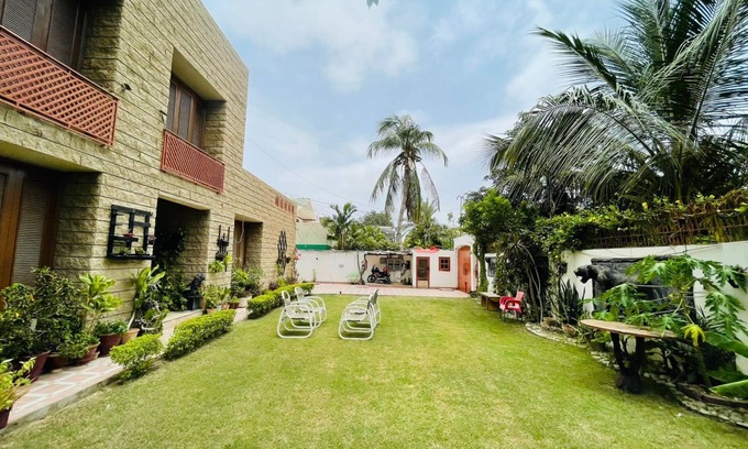 Clifton House | Luxurious Dream House and Event Lawn