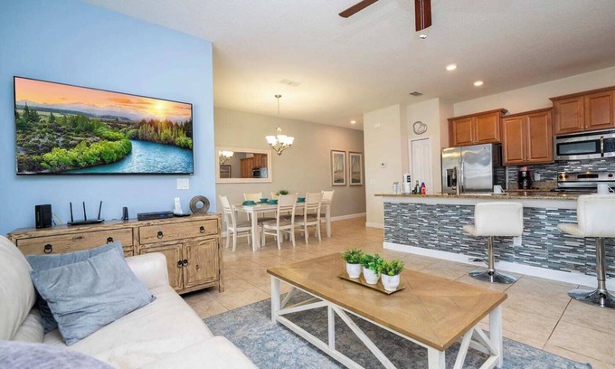 Kissimmee House | Luxurious & Family-Friendly Orlando Retreat with Sparkling Pool and Resort Amenities