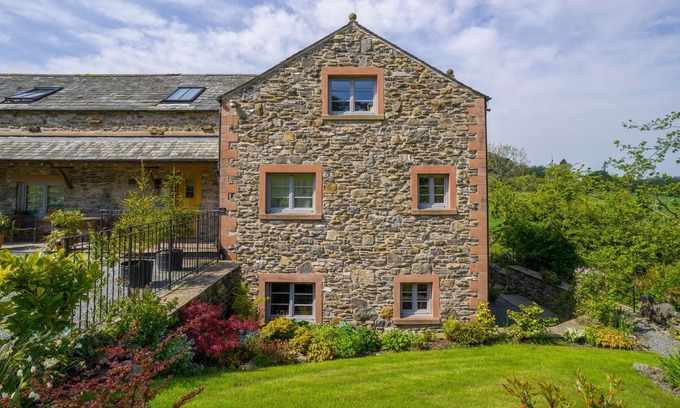 Bretherdale Apartment | Luxurious, High Quality, 'Green' Barn Conversion (Lake District & Dales National Parks)
