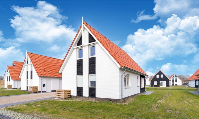 Sint Maartensdijk House | Luxurious holiday home with parking