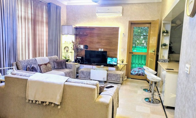 Islamabad House | luxurious House + Garden to Feel at home in Heart of Islamabad Airport15 Min.nn