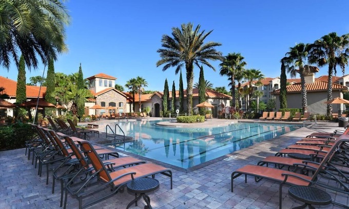 Reunion Condo | Luxurious Living at Your Fingertips with King bed