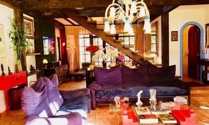 Manguinhos Villa | Luxurious mansion on 11,000 m2 estate with lake and trails.