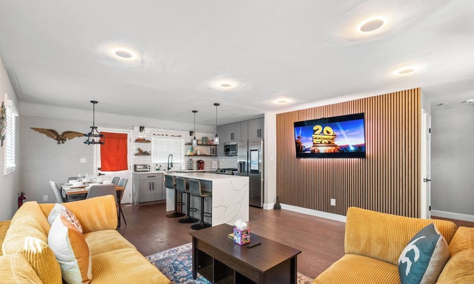 Oxon Hill Bed & Breakfast | Luxurious - MGM - 10 miles to national Mall!nn