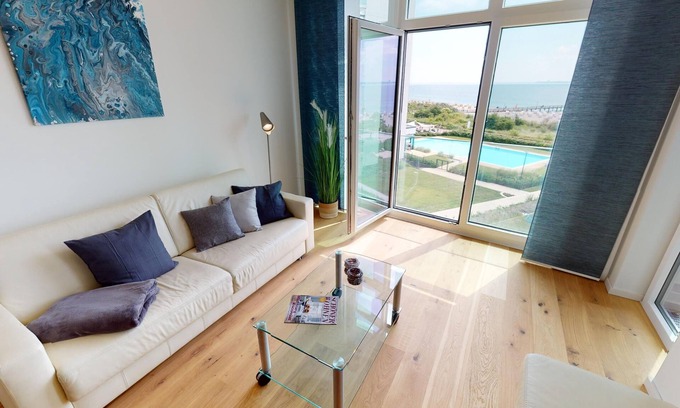 Pelzerhaken Apartment | Luxurious new-build vacation apartment for 2-4 guests with direct sea view and wallbox