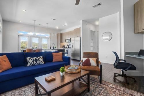 West Oak Hill Apartment | Luxurious New Unit 2Bd 2Ba Pool, Golf Sim