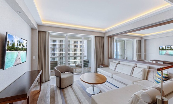 Central Beach Condo | Luxurious Oceanfront Apartment in Fort Lauderdale