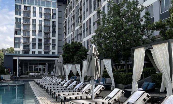 Sandown Apartment | Luxurious One Bedroom Apartment at Capital On Park, Sandton