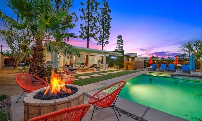 Desert Park Estates House | Luxurious Palm Springs Getaway with Pool