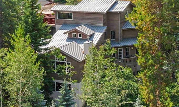 Vail House | Luxurious Spacious Tri-Level Vail Mountain Home
