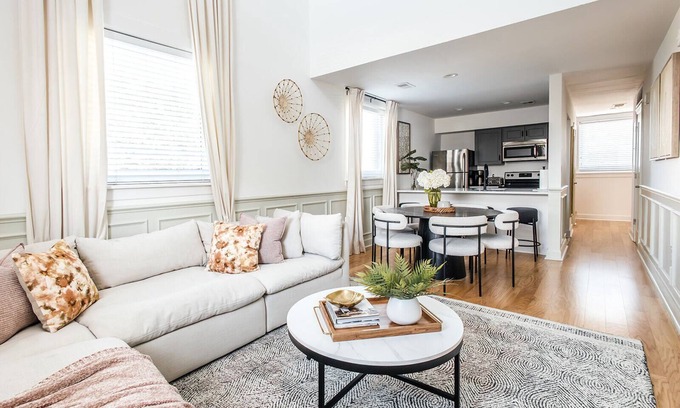 Downtown Charleston Hotel | Luxurious Stay | Best Downtown Location | 360 King